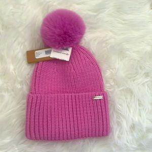 STEVE MADDEN POM POM HAT